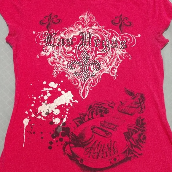 T-Shirt - Picture 2 of 5